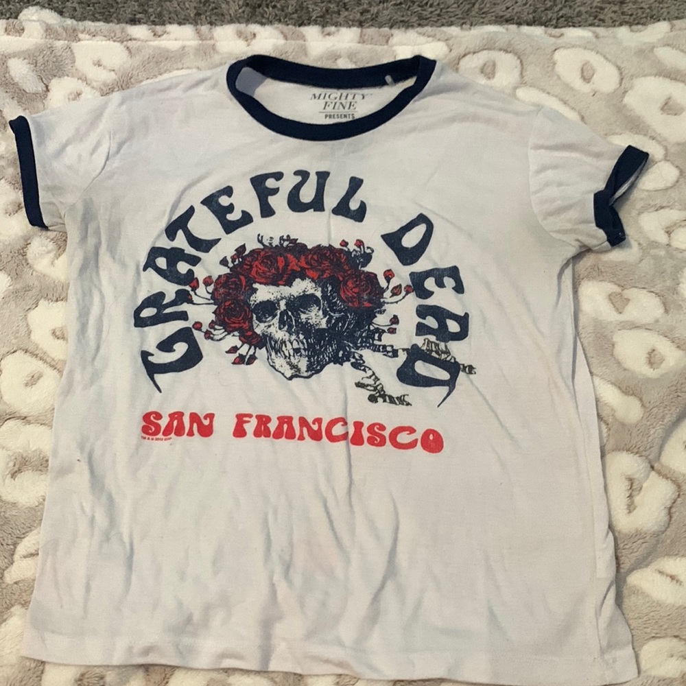 this shirt is in good condition. i’ve worn it a couple of times